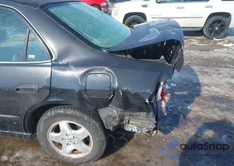 2000 Honda Accord 3.0 Ex из США, поврежденный, VIN 1HGCG1650YA070607